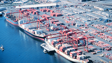 港口集装箱运输案例